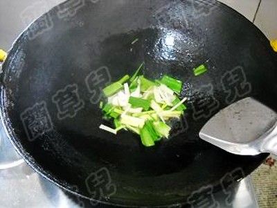 干香如意木耳的做法-家常味炒菜譜-易網(wǎng)健康養(yǎng)生網(wǎng) 干香如意木耳的做法-家常味炒菜譜