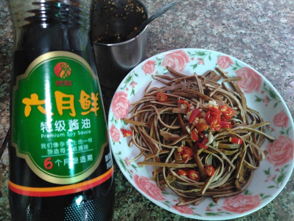 涼拌豆腐干的做法-家常味拌菜譜-易網(wǎng)健康養(yǎng)生網(wǎng) 涼拌豆腐干的做法-家常味拌菜譜