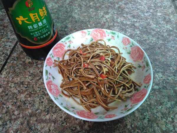 涼拌豆腐干的做法-家常味拌菜譜-易網(wǎng)健康養(yǎng)生網(wǎng) 涼拌豆腐干的做法-家常味拌菜譜