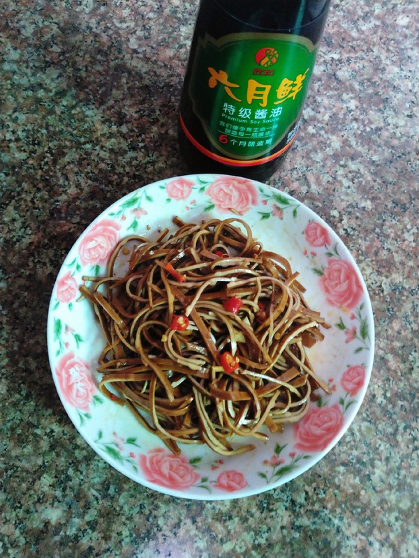 涼拌豆腐干的做法-家常味拌菜譜-易網(wǎng)健康養(yǎng)生網(wǎng) 涼拌豆腐干的做法-家常味拌菜譜