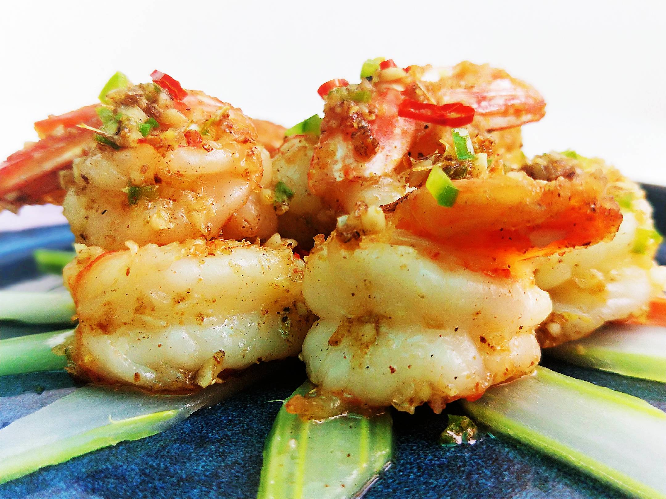 蒜香椒鹽蝦的做法-蒜香味炒菜譜-易網健康養生網 蒜香椒鹽蝦的做法-蒜香味炒菜譜