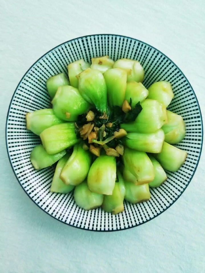 雞湯燜上海青的做法-家常味燜菜譜