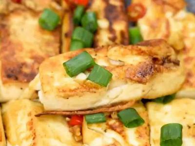 香煎嫩豆腐的做法-家常味煎菜譜
