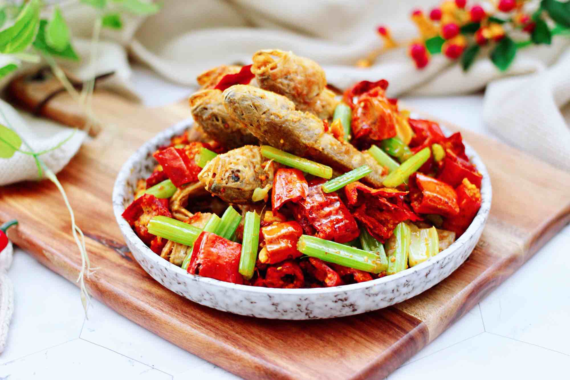 香脆椒干煸黃花魚的做法-香辣味干煸菜譜