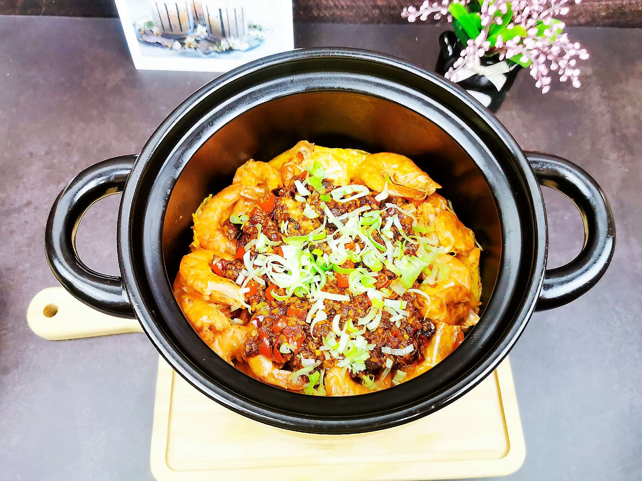 蒜蓉豆腐燒蝦煲的做法-咸鮮味燒菜譜