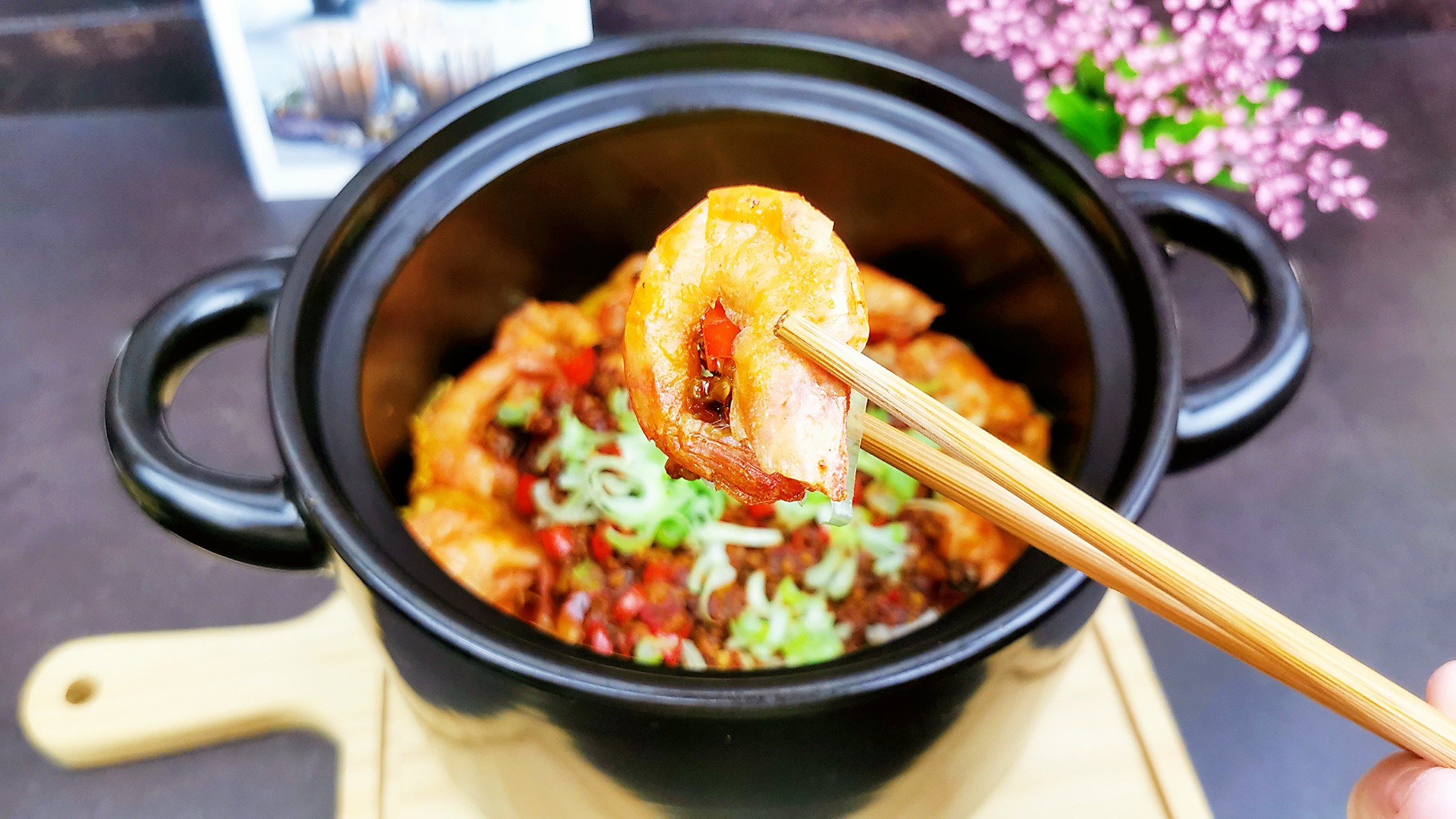 蒜蓉豆腐燒蝦煲的做法-咸鮮味燒菜譜