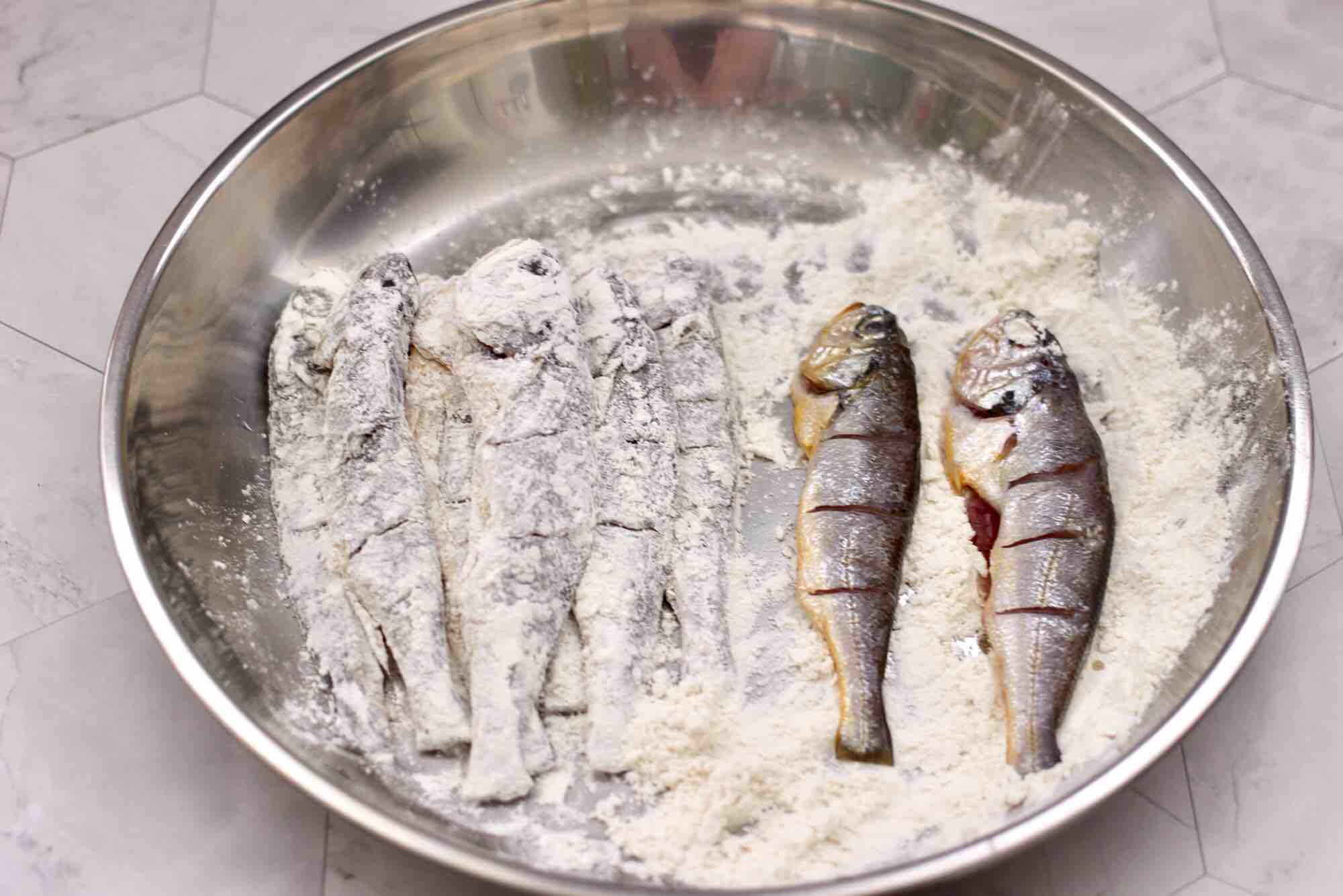 香脆椒干煸黃花魚的做法-香辣味干煸菜譜