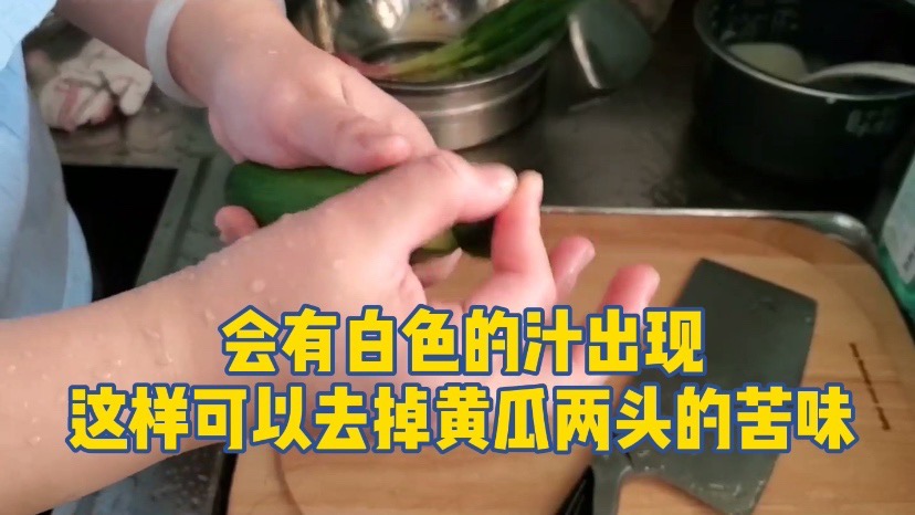 簡單的拍黃瓜的做法-酸辣味拌菜譜-易網健康養生網 簡單的拍黃瓜的做法-酸辣味拌菜譜