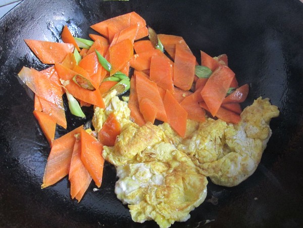 木耳炒雞蛋的做法-家常味炒菜譜-易網健康養生網 木耳炒雞蛋的做法-家常味炒菜譜