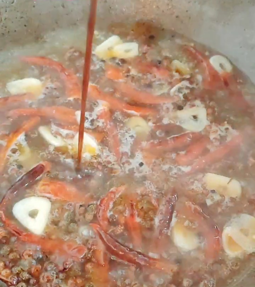 麻辣賽肥腸的做法-麻辣味炒菜譜-易網健康養生網 麻辣賽肥腸的做法-麻辣味炒菜譜