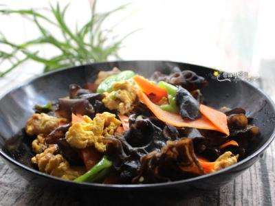 木耳炒雞蛋的做法-家常味炒菜譜