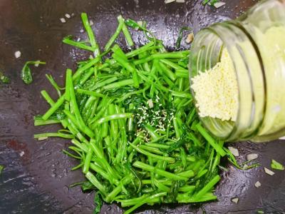 爆炒空心菜的做法-咸鮮味炒菜譜