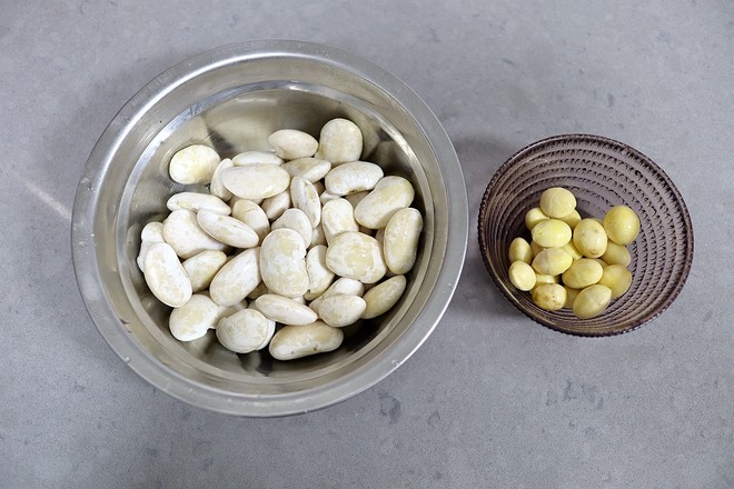 涼拌芹菜蕓豆白果的做法-家常味拌菜譜-易網<a href=http://www.jsjjzhkt.cn/ target=_blank class=infotextkey>健康養生</a>網 涼拌芹菜蕓豆白果的做法-家常味拌菜譜