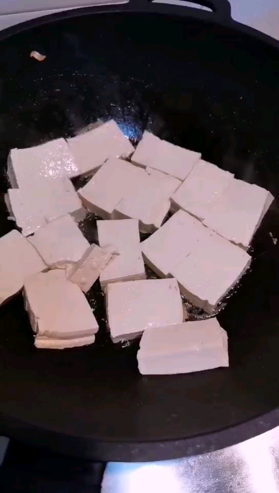 松茸春筍煲豆腐的做法-家常味煮菜譜