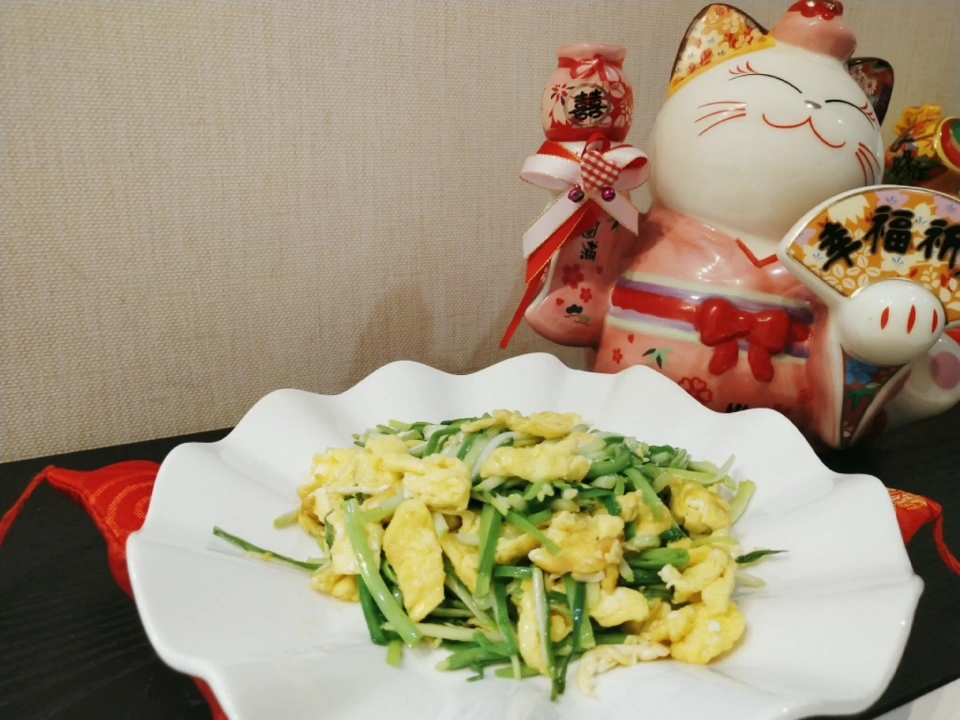蒜苗炒雞蛋的做法-家常味炒菜譜
