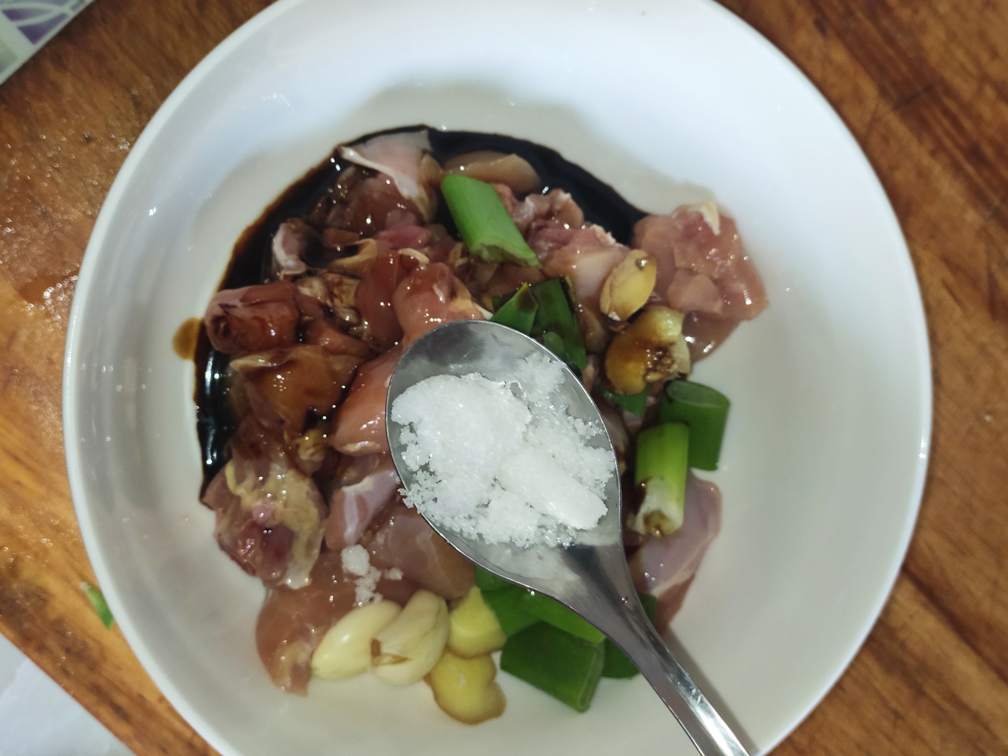 糯米燜雞的做法-咸鮮味燜菜譜-易網健康養生網 糯米燜雞的做法-咸鮮味燜菜譜