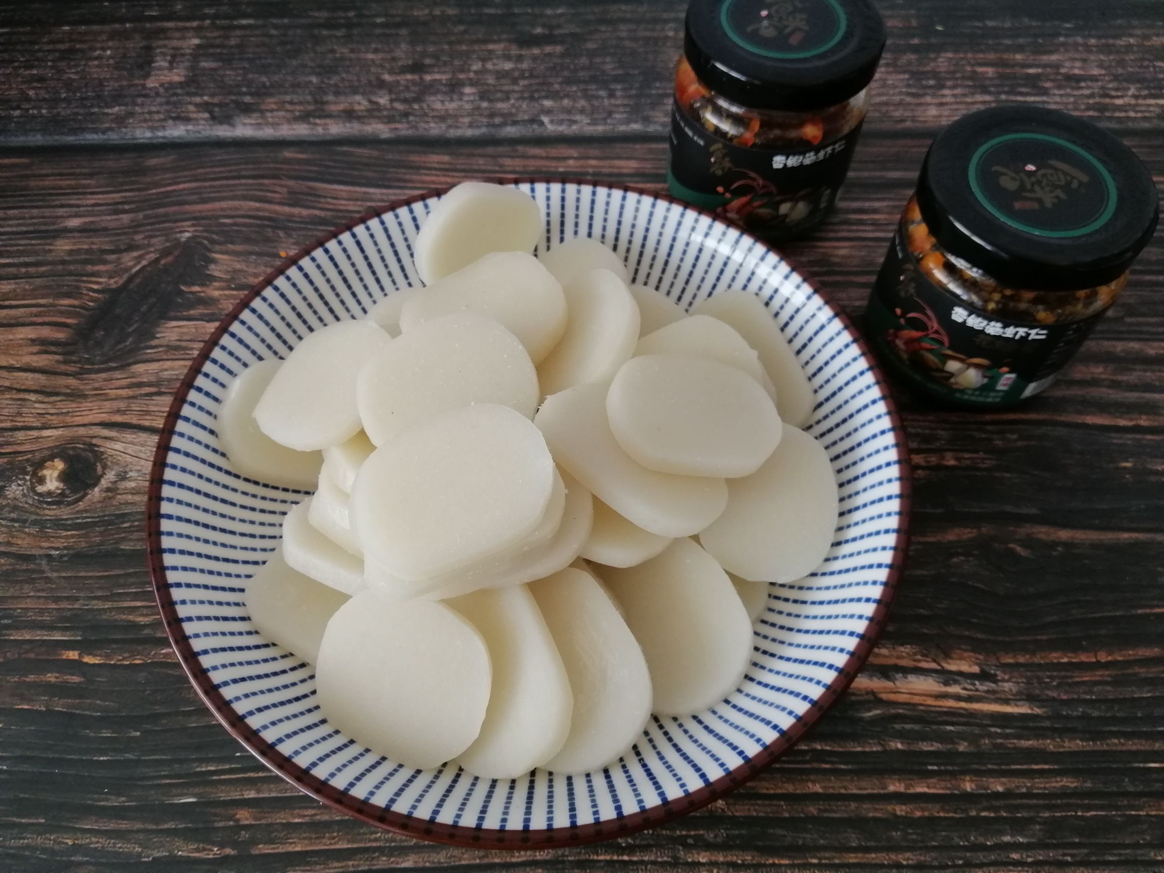 辣醬炒年糕的做法-香辣味炒菜譜-易網<a href=http://www.jsjjzhkt.cn/ target=_blank class=infotextkey>健康養生</a>網 辣醬炒年糕的做法-香辣味炒菜譜