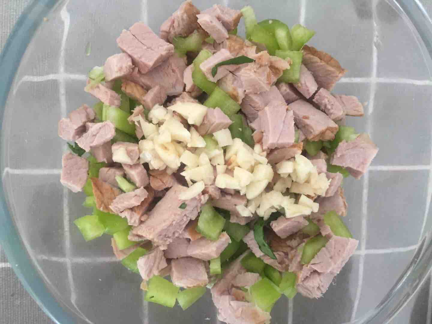 涼皮肉夾饃的做法-咸鮮味蒸菜譜