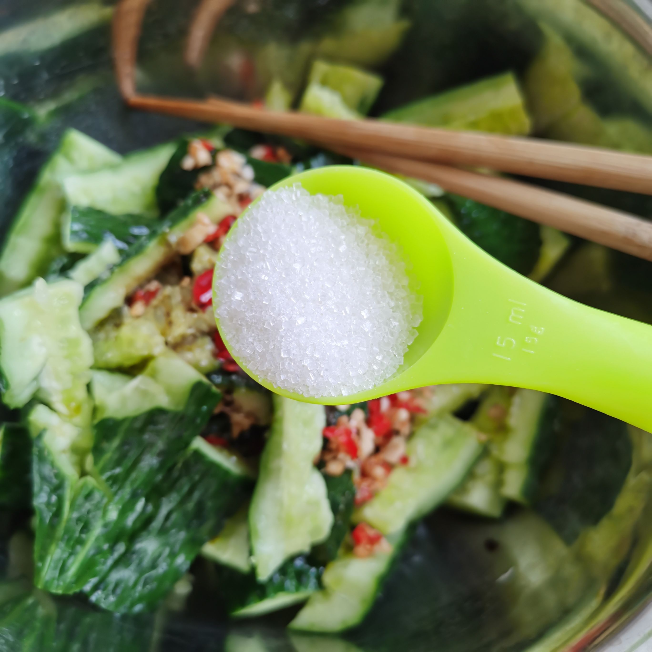 超級好吃的涼拌黃瓜的做法-家常味拌菜譜-易網健康養生網 超級好吃的涼拌黃瓜的做法-家常味拌菜譜