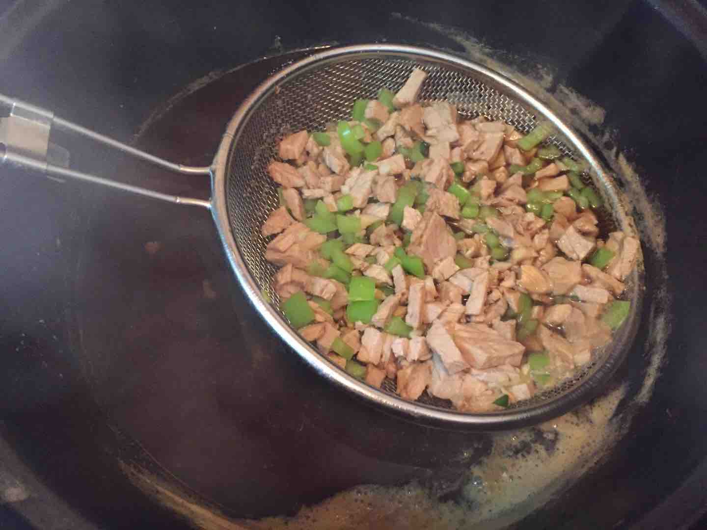 涼皮肉夾饃的做法-咸鮮味蒸菜譜