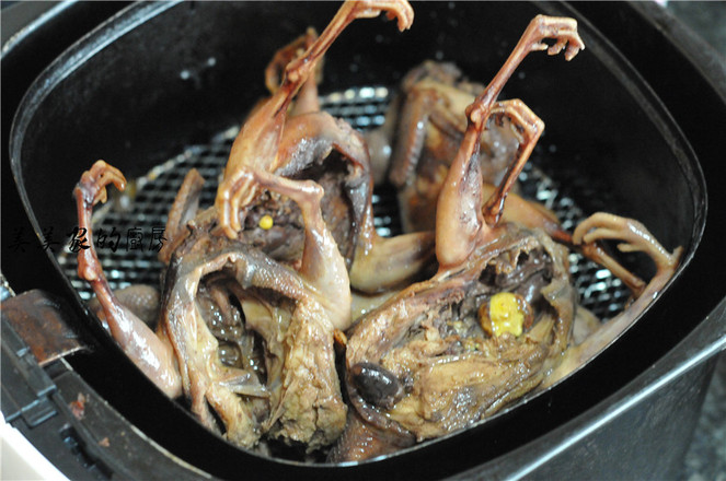 皮薄多汁的烤鵪鶉的做法-家常味烤菜譜-易網健康養生網 皮薄多汁的烤鵪鶉的做法-家常味烤菜譜