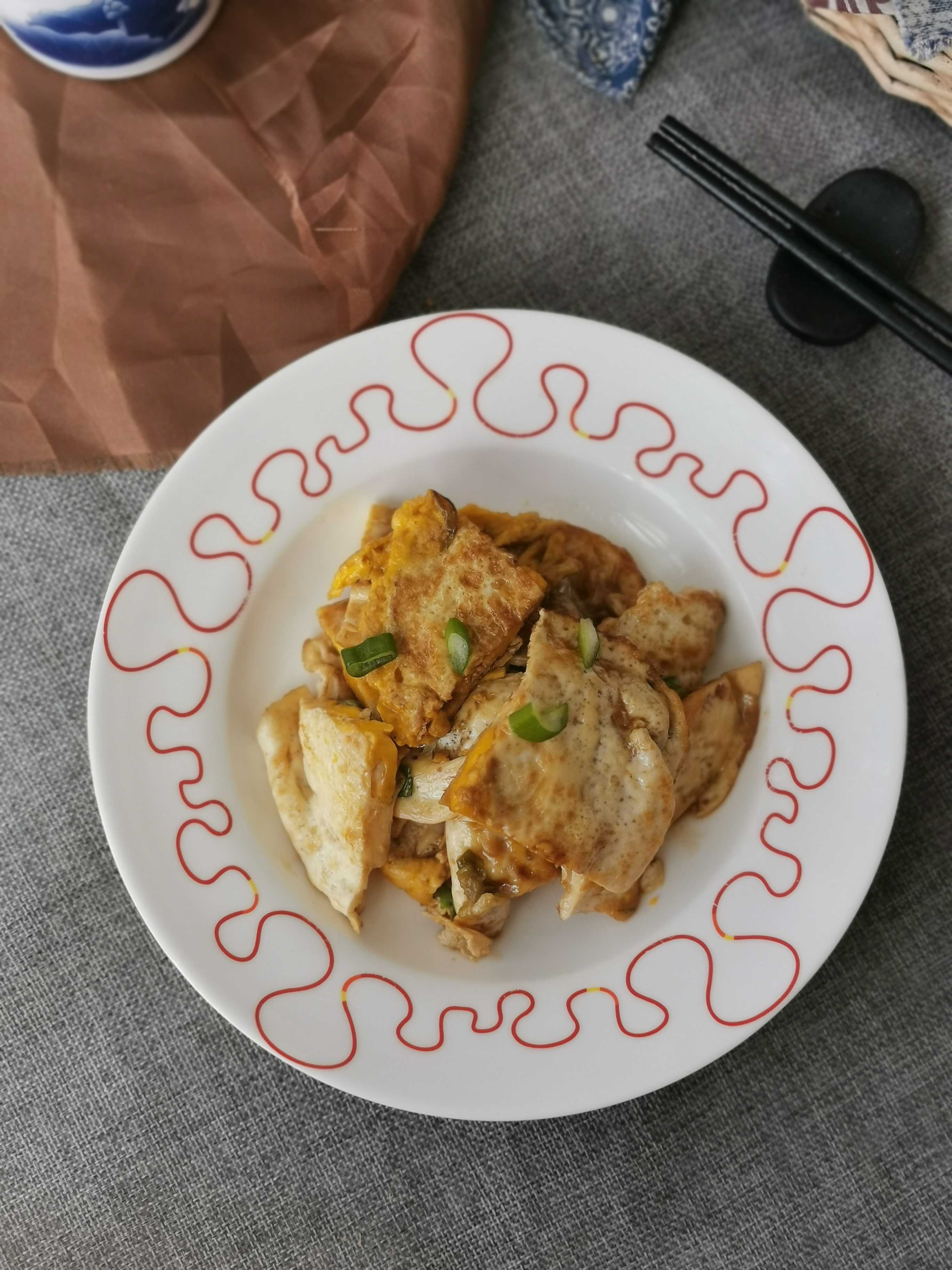 紅燒雞蛋的做法-咸鮮味燒菜譜-易網健康養生網 紅燒雞蛋的做法-咸鮮味燒菜譜