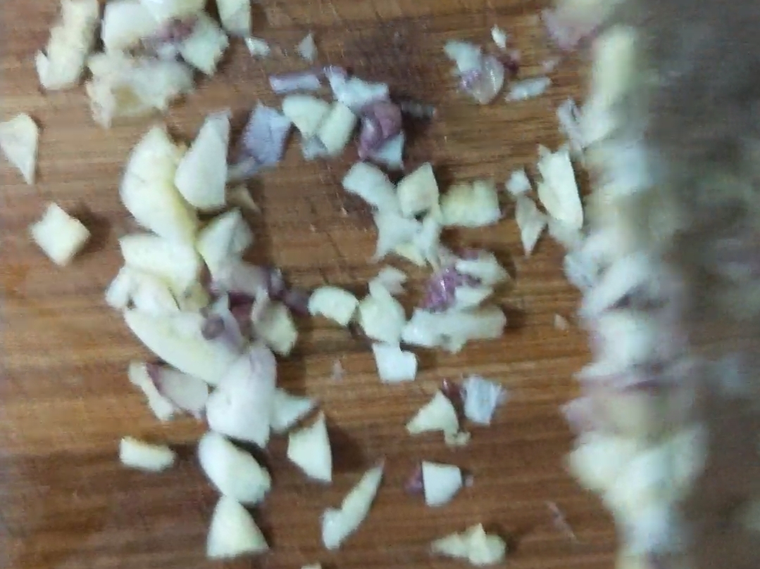 蒜香蠔油生菜的做法-咸鮮味煮菜譜-易網(wǎng)健康養(yǎng)生網(wǎng) 蒜香蠔油生菜的做法-咸鮮味煮菜譜