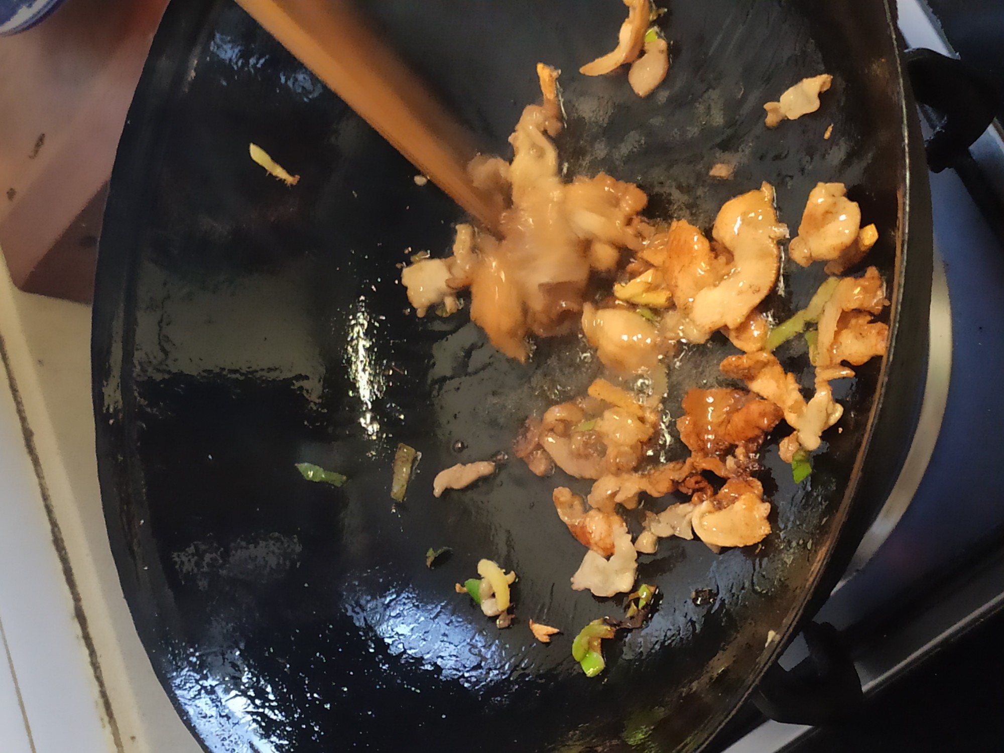 彩椒炒白玉菇的做法-咸鮮味炒菜譜-易網健康養生網 彩椒炒白玉菇的做法-咸鮮味炒菜譜