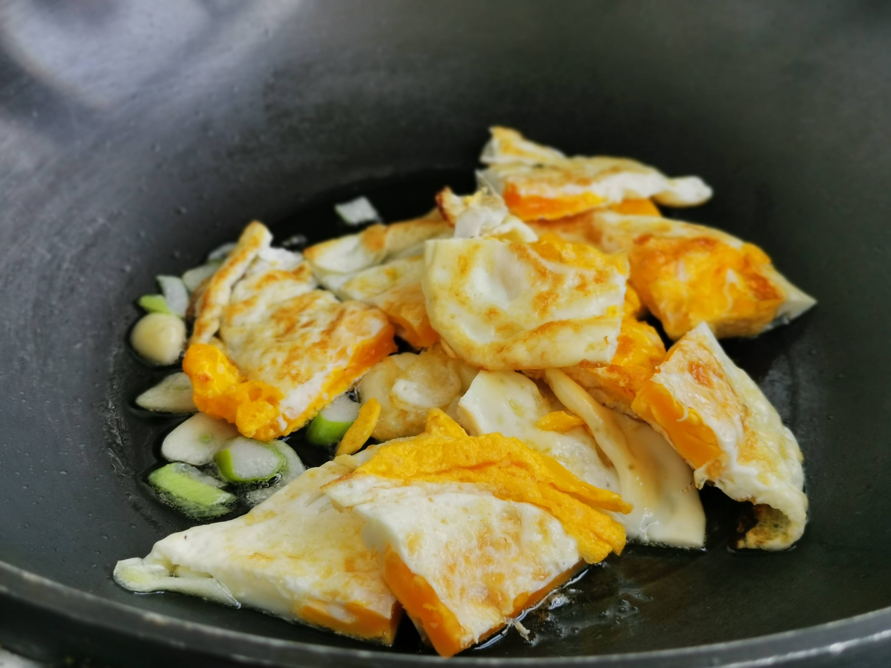 紅燒雞蛋的做法-咸鮮味燒菜譜-易網健康養生網 紅燒雞蛋的做法-咸鮮味燒菜譜