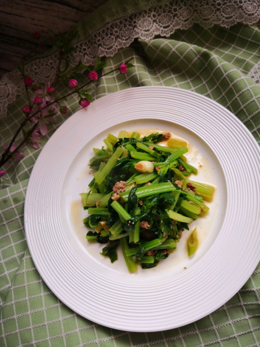 肉餡炒芹菜的做法-家常味炒菜譜
