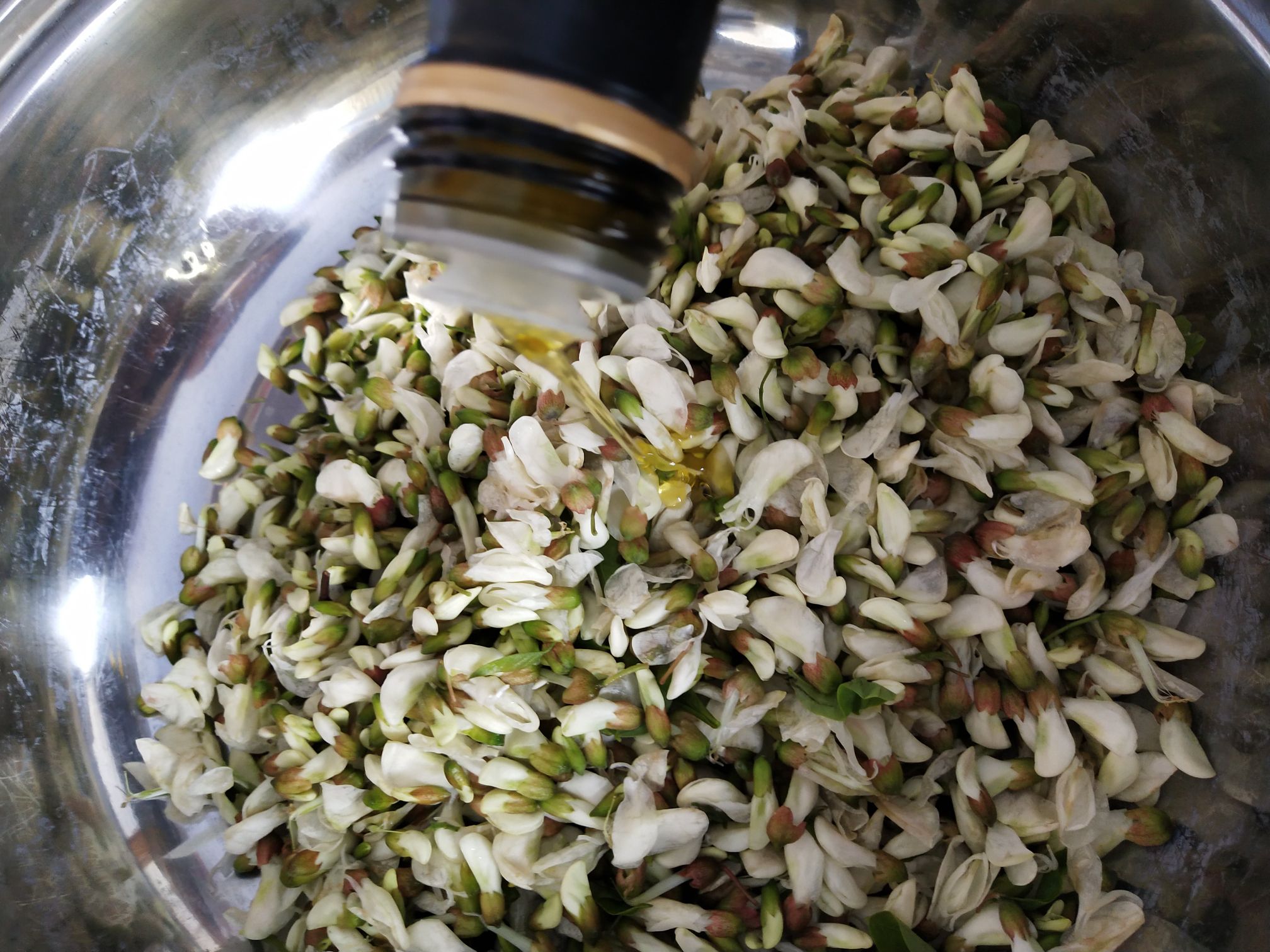 蒸槐花的做法-家常味蒸菜譜-易網健康養生網 蒸槐花的做法-家常味蒸菜譜