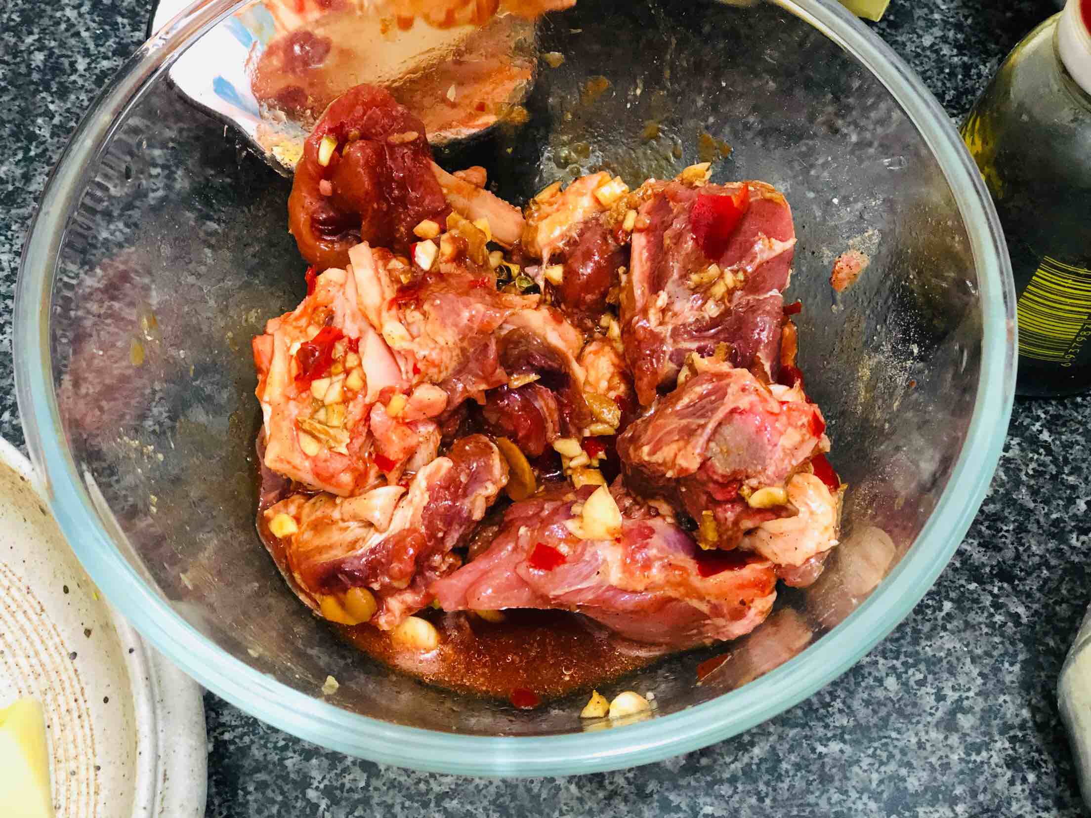 粉蒸排骨的做法-香辣味蒸菜譜-易網健康養生網 粉蒸排骨的做法-香辣味蒸菜譜