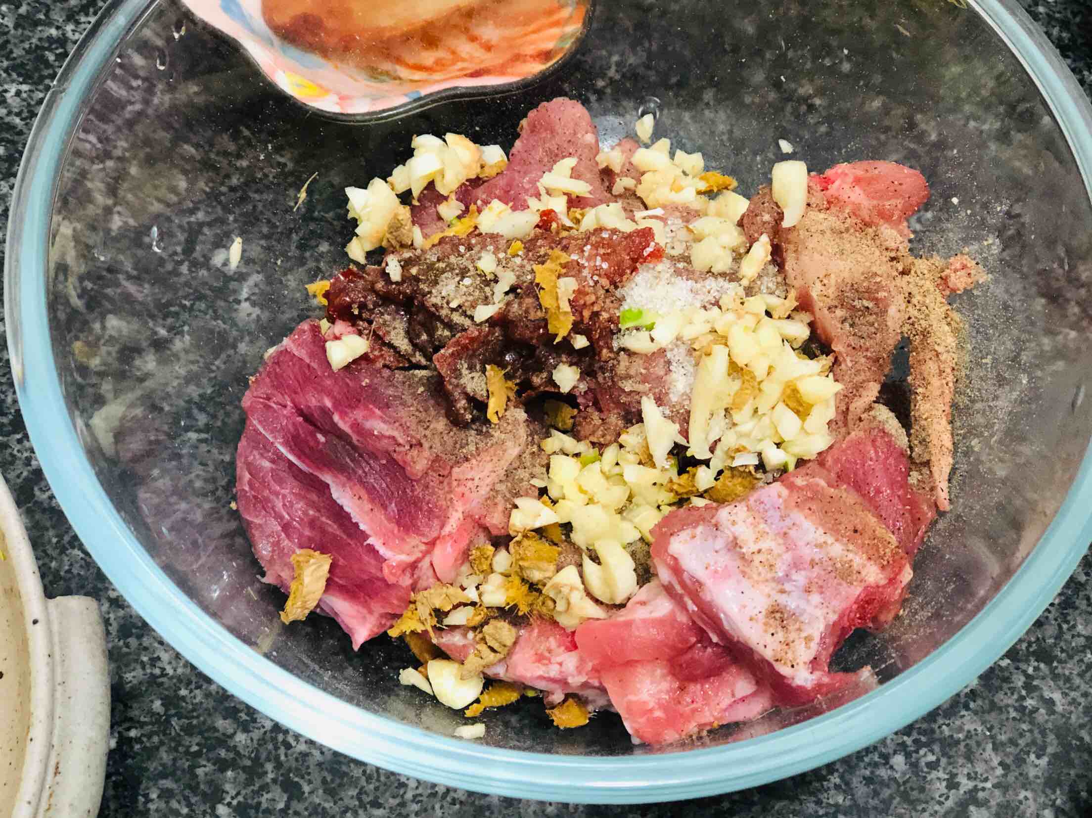 粉蒸排骨的做法-香辣味蒸菜譜-易網健康養生網 粉蒸排骨的做法-香辣味蒸菜譜