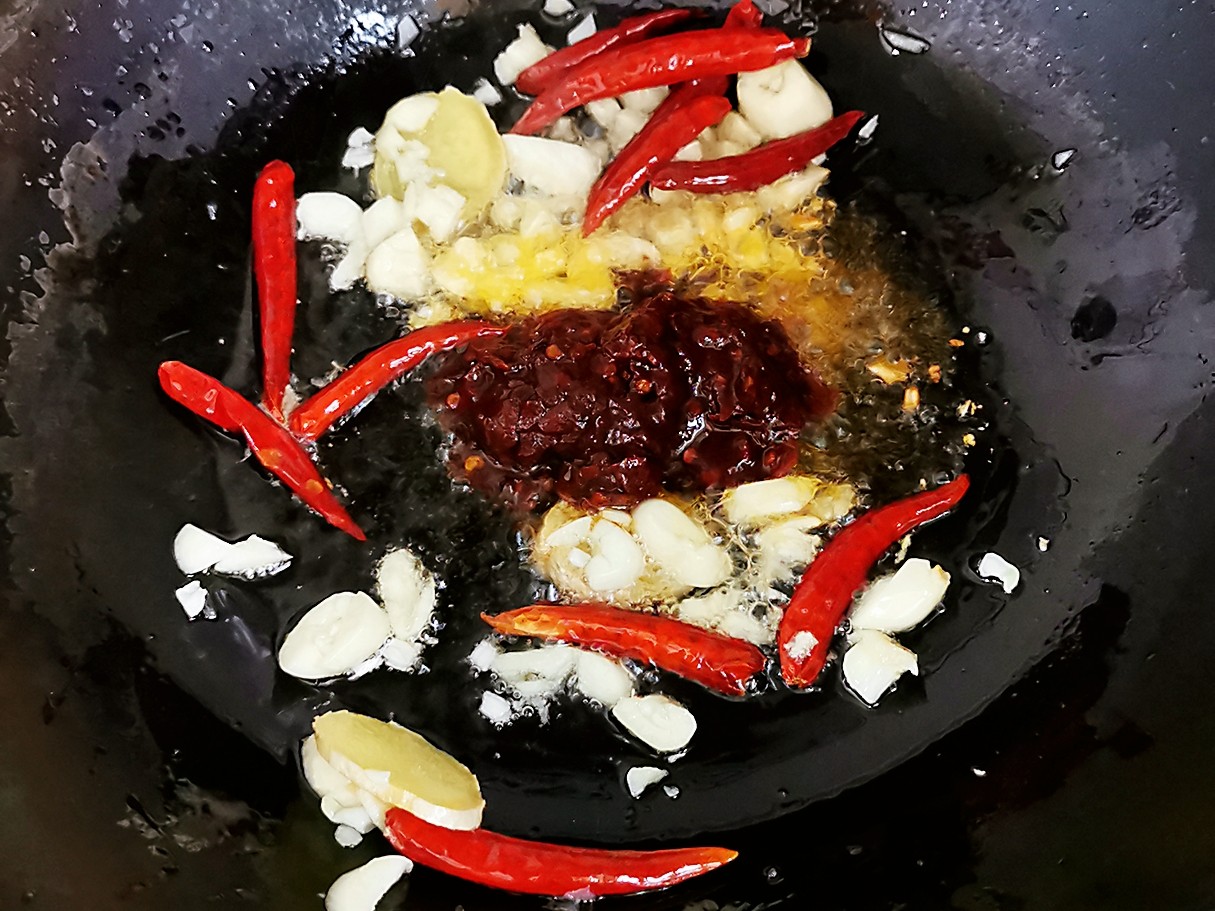 香辣鴨血的做法-香辣味炒菜譜-易網健康養生網 香辣鴨血的做法-香辣味炒菜譜