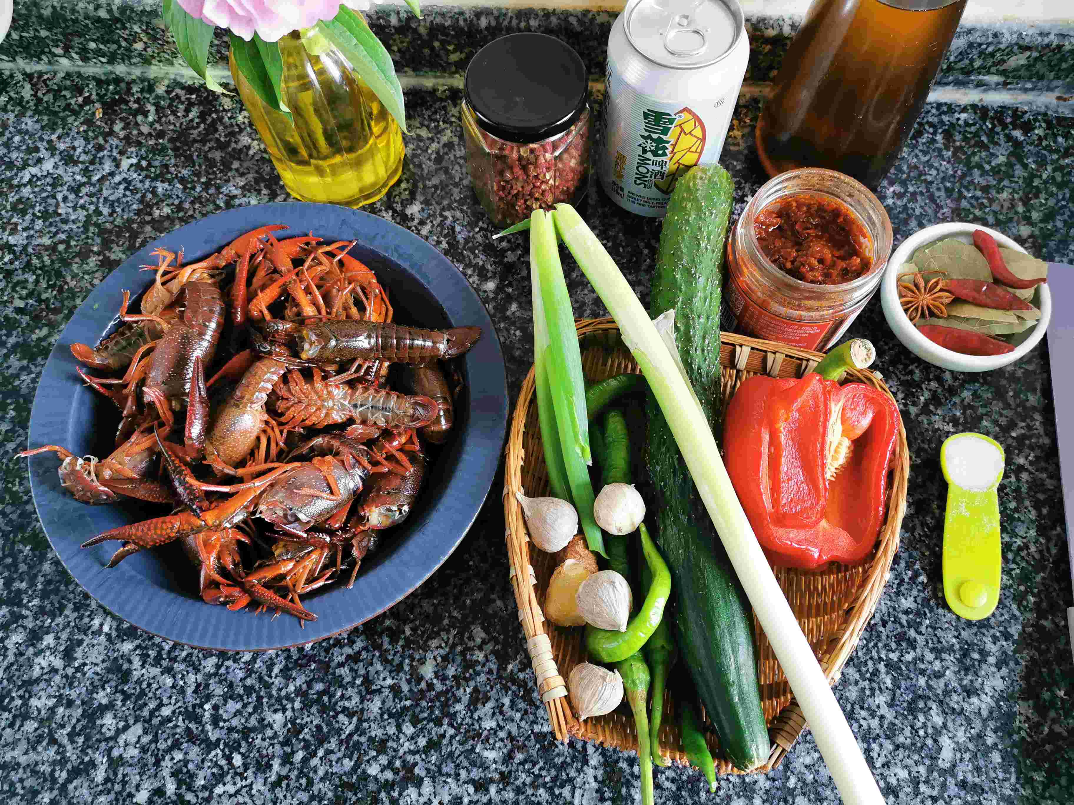 香辣小龍蝦的做法-香辣味炒菜譜-易網(wǎng)健康養(yǎng)生網(wǎng) 香辣小龍蝦的做法-香辣味炒菜譜