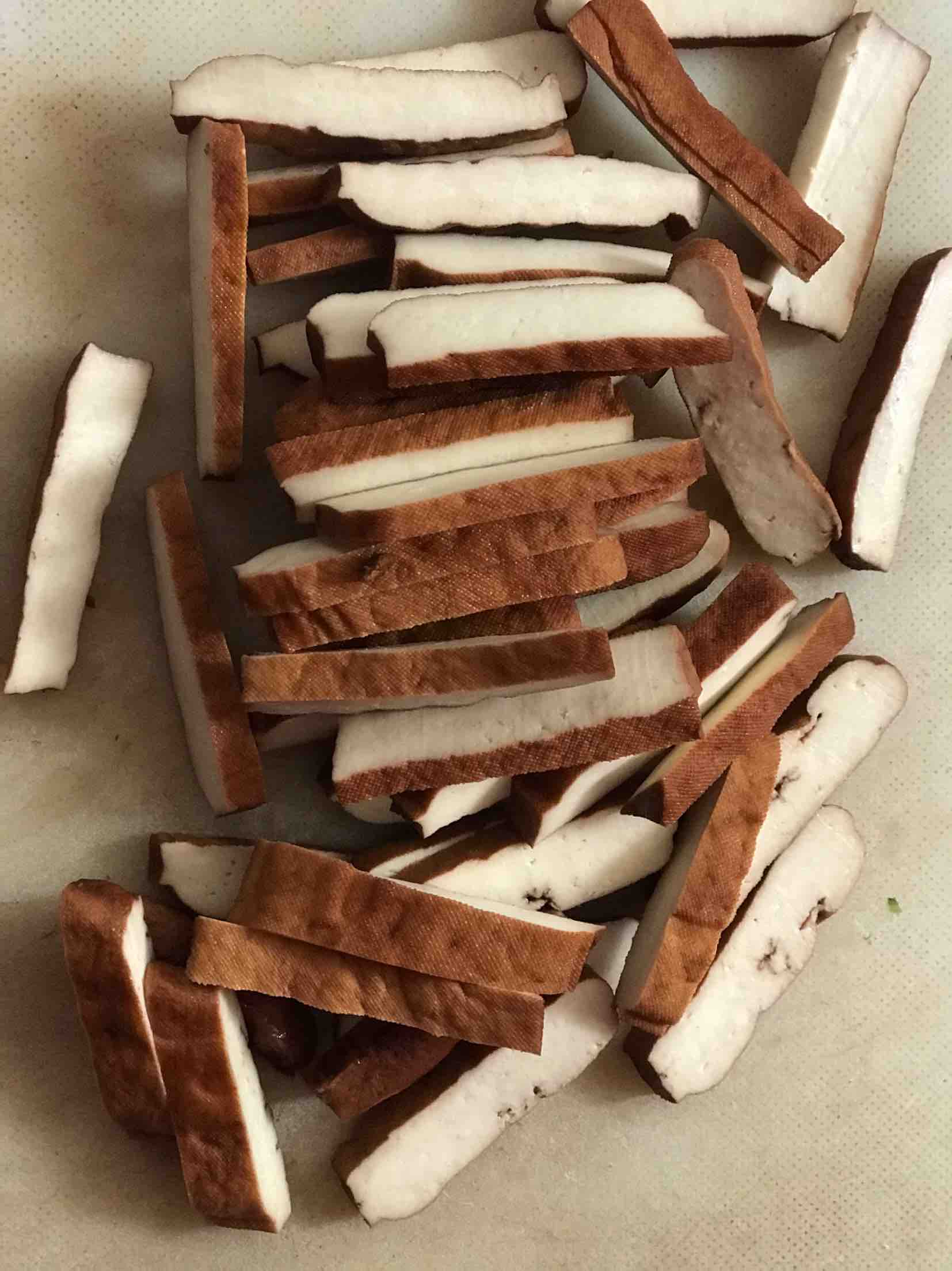 山芹燒豬肉香干的做法-咸鮮味燒菜譜-易網健康養生網 山芹燒豬肉香干的做法-咸鮮味燒菜譜