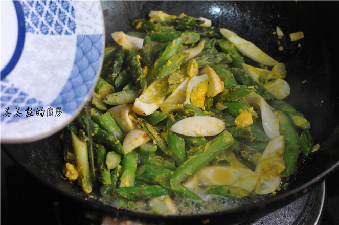 蘆筍炒煮雞蛋的做法-家常味炒菜譜-易網健康養生網 蘆筍炒煮雞蛋的做法-家常味炒菜譜