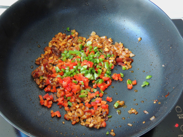 香菇肉末粉絲的做法-家常味炒菜譜-易網健康養生網 香菇肉末粉絲的做法-家常味炒菜譜