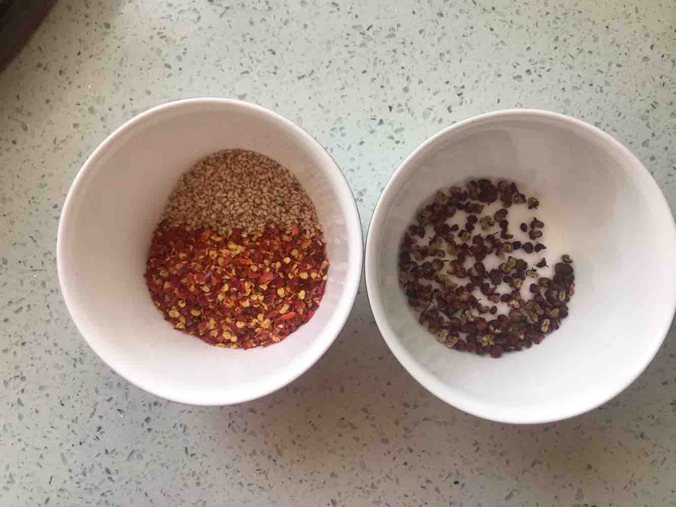 百香涼拌腐竹的做法-酸辣味拌菜譜-易網健康養生網 百香涼拌腐竹的做法-酸辣味拌菜譜