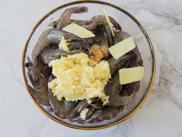 蒜蓉粉絲烤蝦的做法-蒜香味烤菜譜