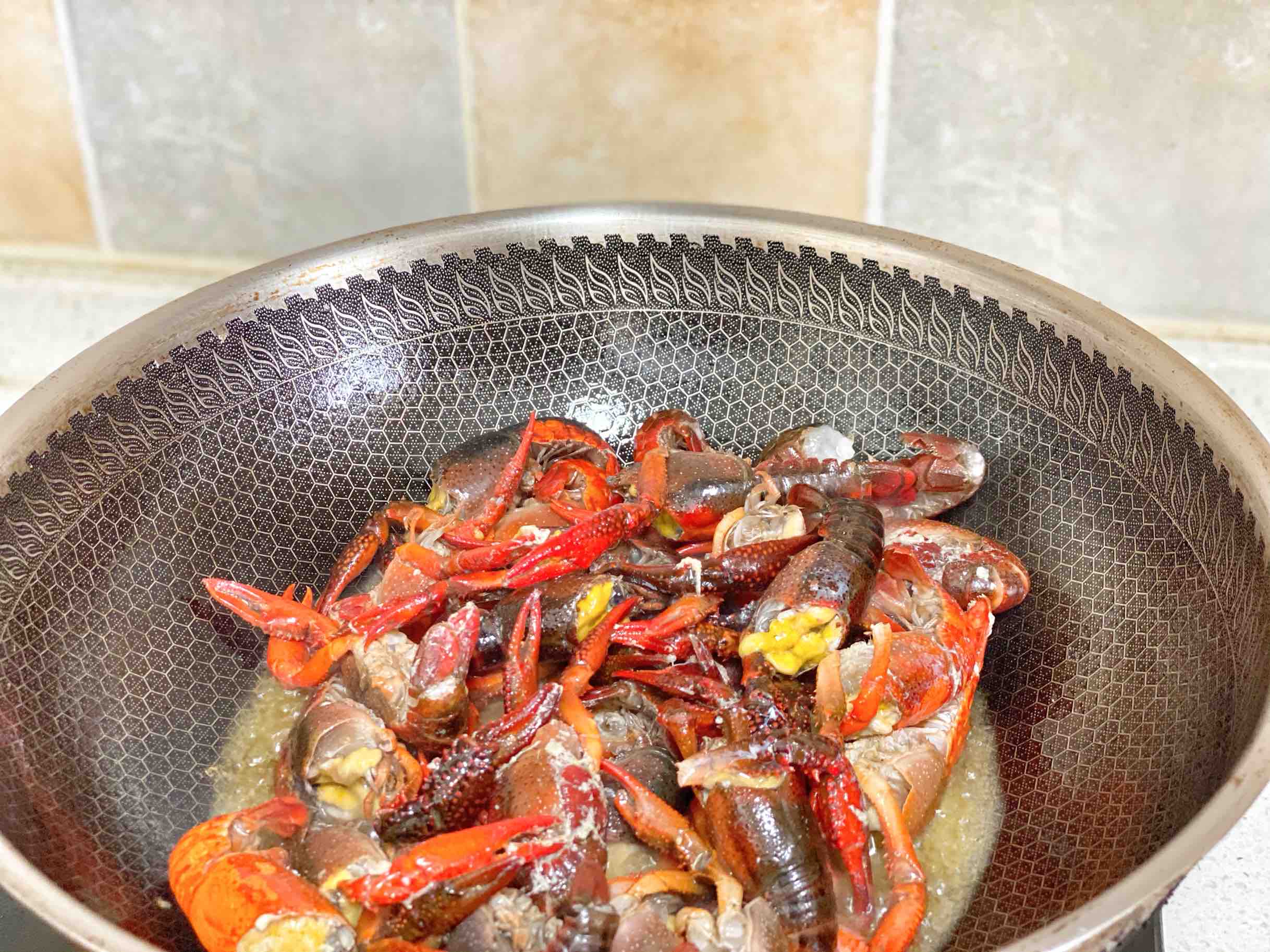 金湯小龍蝦的做法-香辣味燒菜譜-易網健康養生網 金湯小龍蝦的做法-香辣味燒菜譜