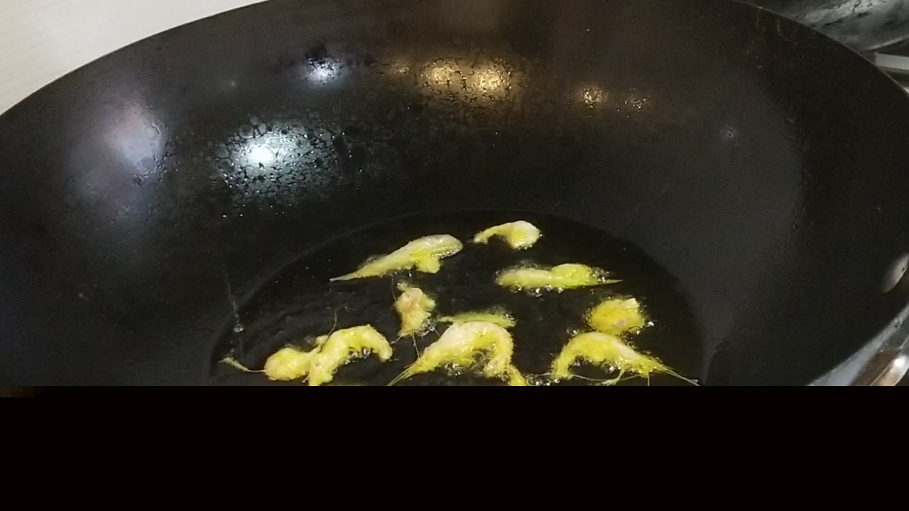 香炸小河蝦的做法-咸鮮味炸菜譜