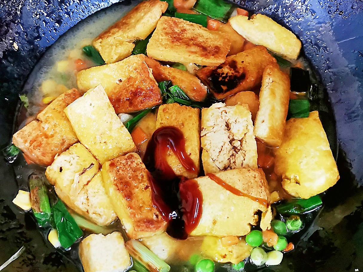 豆腐炒香腸的做法-咸鮮味炒菜譜-易網健康養生網 豆腐炒香腸的做法-咸鮮味炒菜譜