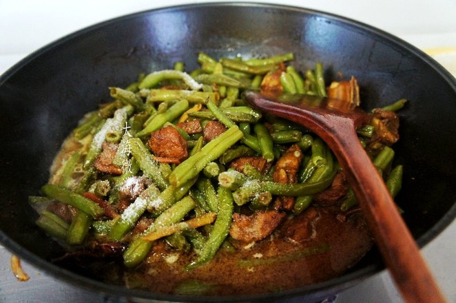 豆角燉排骨的做法-家常味燉菜譜-易網(wǎng)健康養(yǎng)生網(wǎng) 豆角燉排骨的做法-家常味燉菜譜