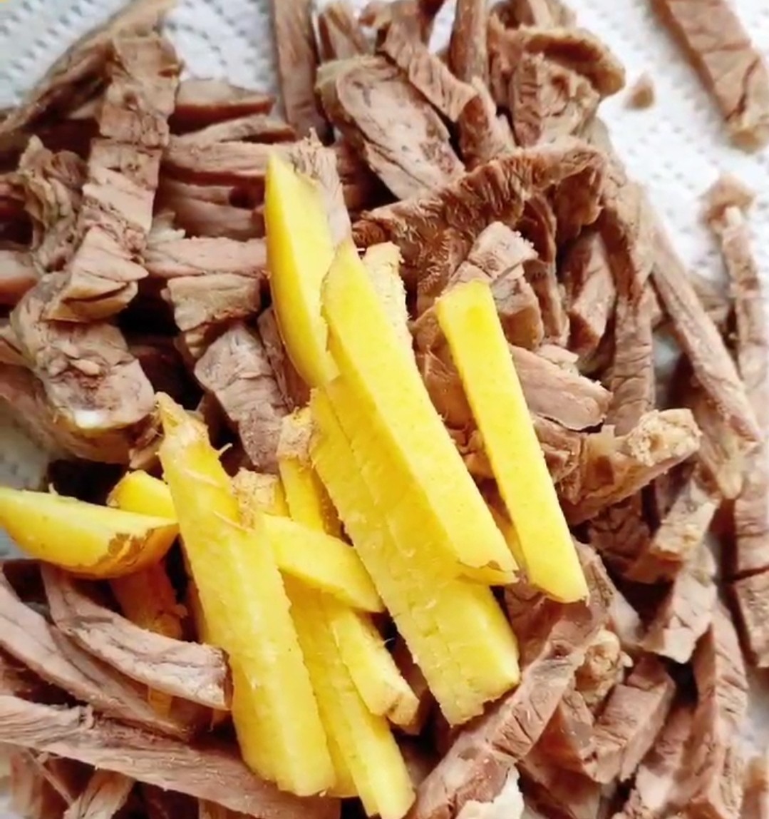 冷吃牛肉的做法-麻辣味其它工藝菜譜-易網(wǎng)健康養(yǎng)生網(wǎng) 冷吃牛肉的做法-麻辣味其它工藝菜譜