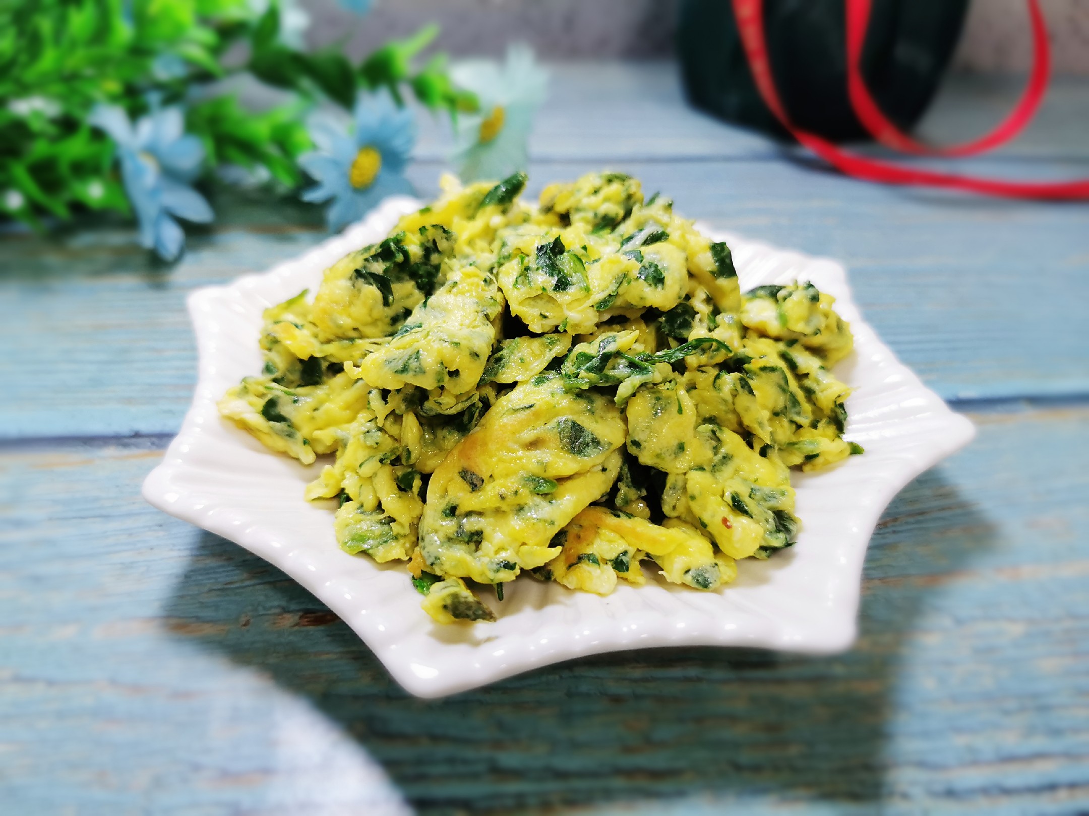 苜蓿菜炒雞蛋的做法-家常味炒菜譜-易網健康養生網 苜蓿菜炒雞蛋的做法-家常味炒菜譜