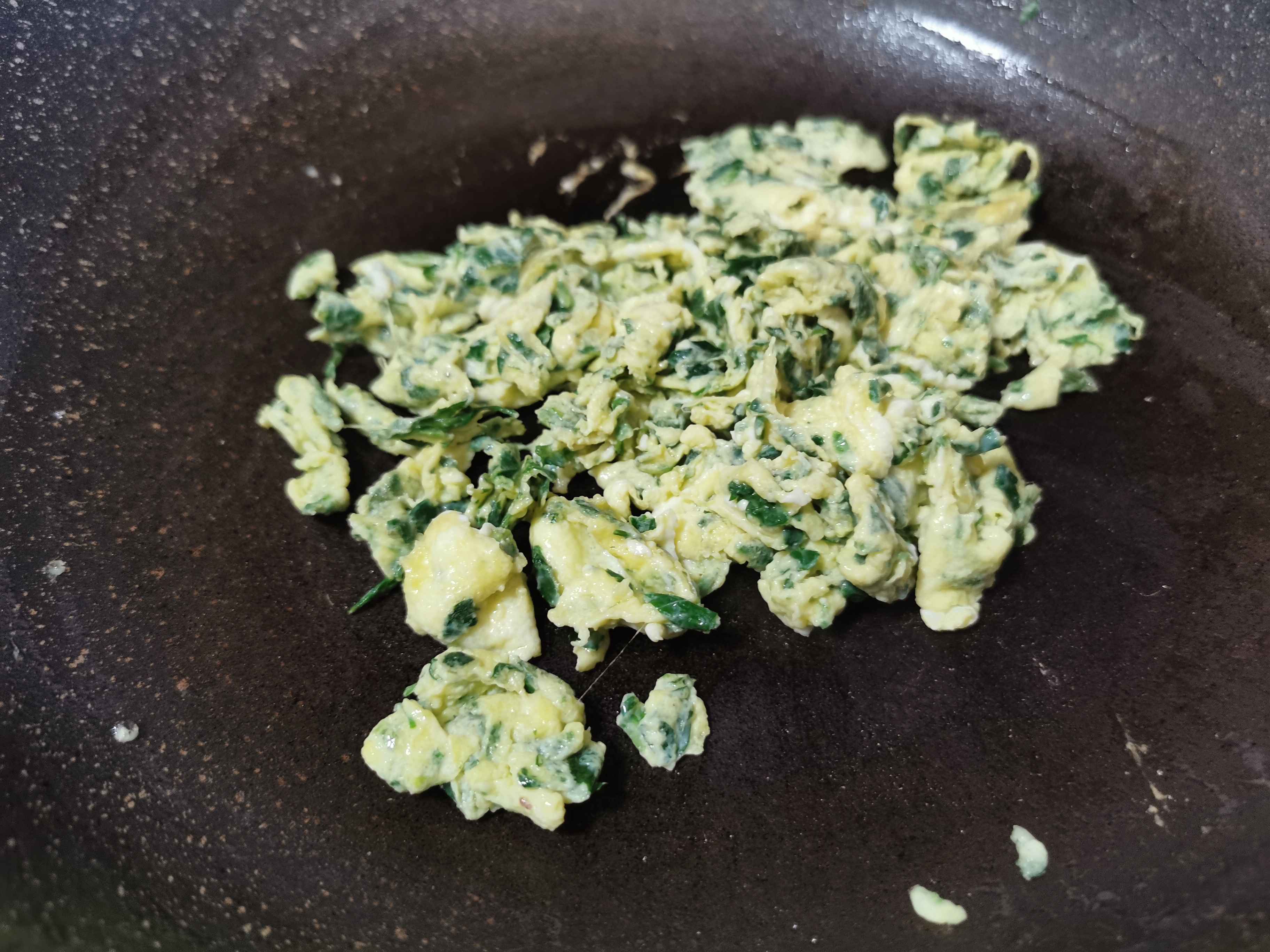 苜蓿菜炒雞蛋的做法-家常味炒菜譜-易網健康養生網 苜蓿菜炒雞蛋的做法-家常味炒菜譜