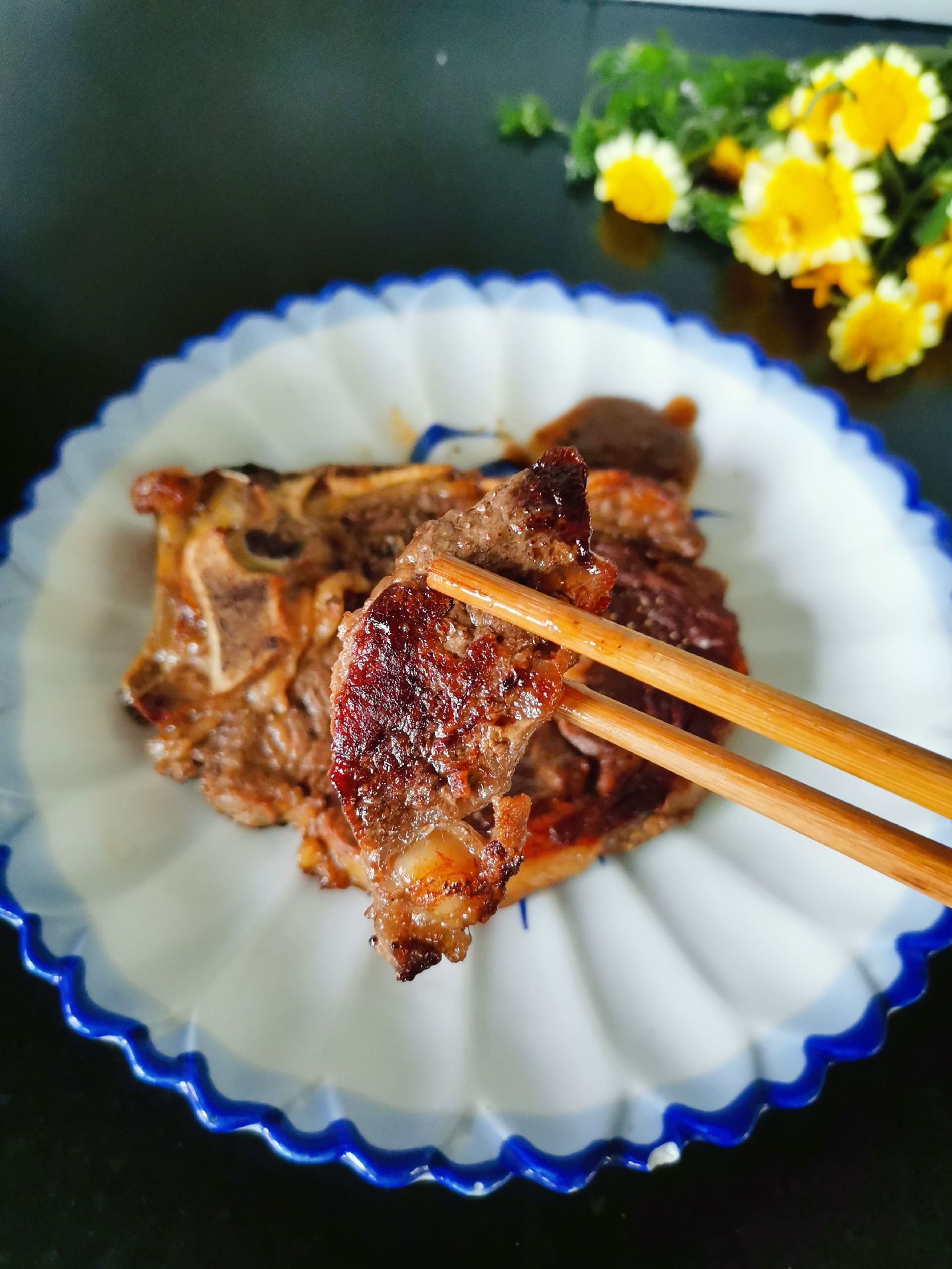 簡單美味的原切戰(zhàn)斧牛排的做法-咸鮮味煎菜譜-易網(wǎng)健康養(yǎng)生網(wǎng) 簡單美味的原切戰(zhàn)斧牛排的做法-咸鮮味煎菜譜