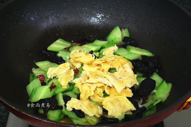 黃瓜雞蛋炒木耳的做法-家常味炒菜譜