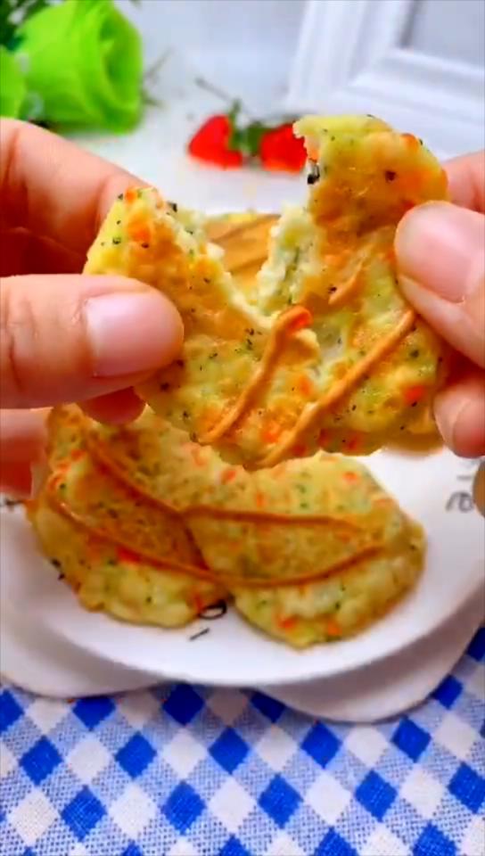 補鈣補蛋白質的豆腐餅的做法-咸鮮味煎菜譜